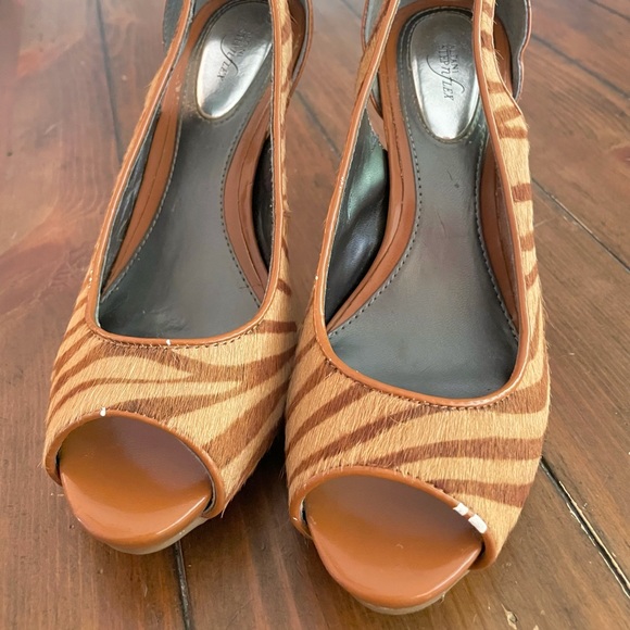 Alfani Step n Flex Giraffe Printed Heels - Picture 2 of 5